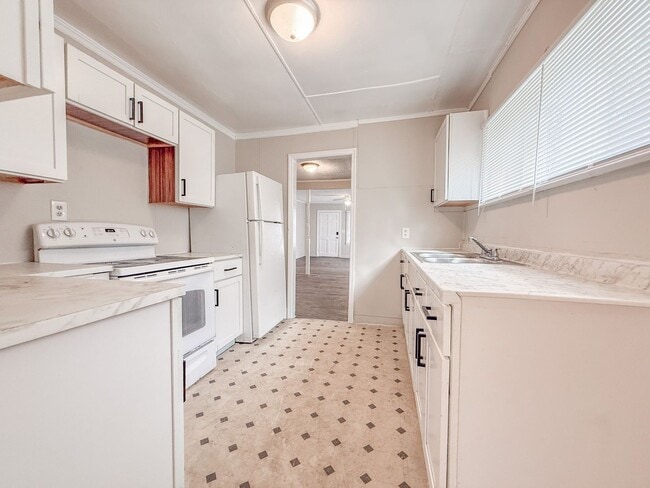 Photo - 3 Bed 1 Bath Single-Family Home - Big Yard!