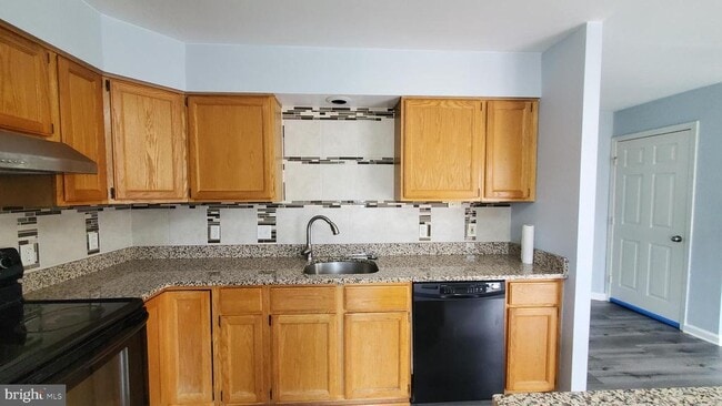 Photo - 6539 Huntshire Dr