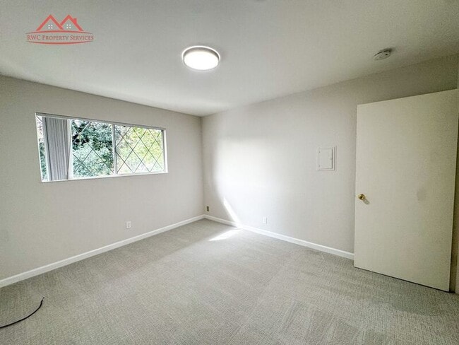411 College Ave Unit B