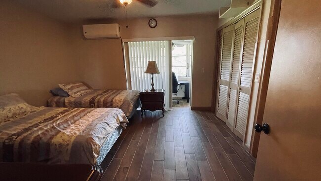 Photo - 23 Easthampton A