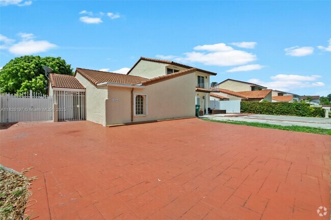 Building Photo - 12262 SW 10th St Rental