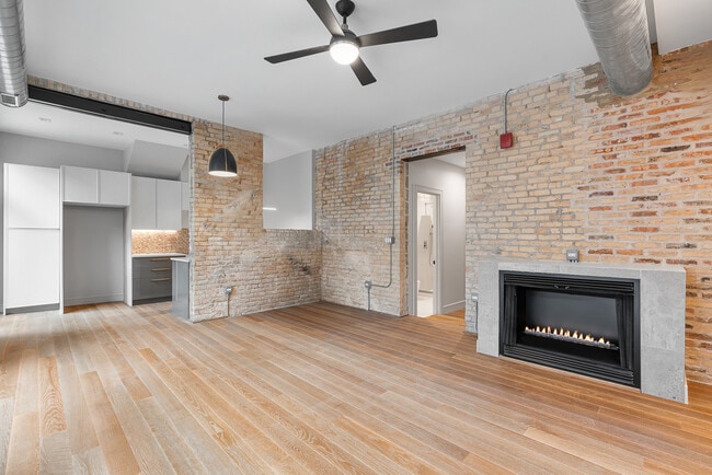 Photo - 1810 N Wells St