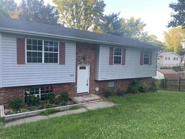 Building Photo - 1088 Crestview Dr