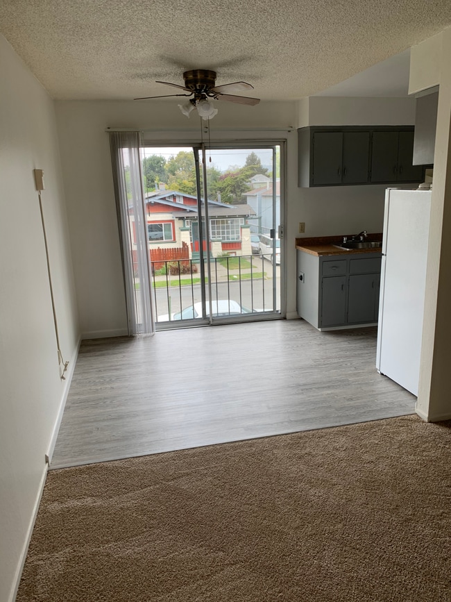 Photo - 906 Channing Way