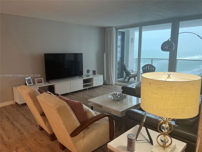 Photo - 2751 S Ocean Dr Unit 1406