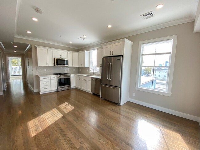 Photo - 134 Chelsea St