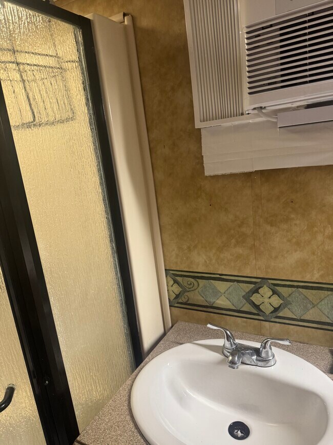 Bathroom section - 11321 SW 246th St Unit Karina  Beltran