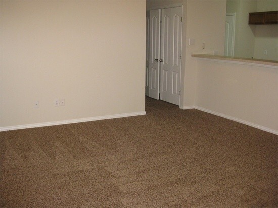 Photo - ROBIN213-15 Unit 213