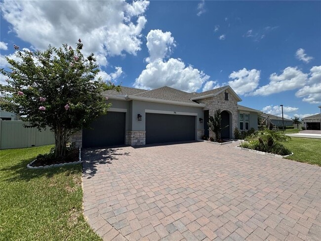Photo - 715 Blue Citrus Ln