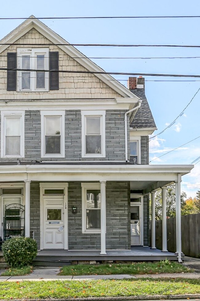 Photo - Three bedroom, 1.5 bath duplex