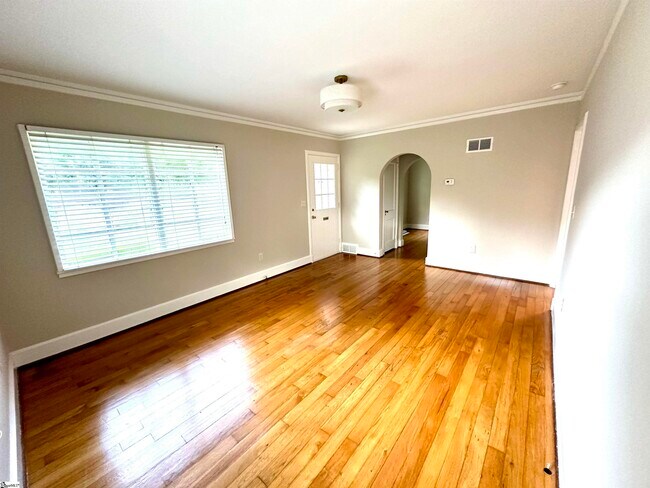 Photo - 600 University Ridge