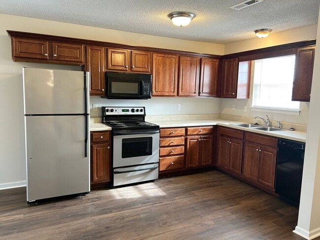 Photo - 3 Bed 2 Car Duplex in Grain Valley