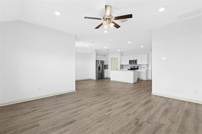 Photo - 205 Sweetwater Crk Ln
