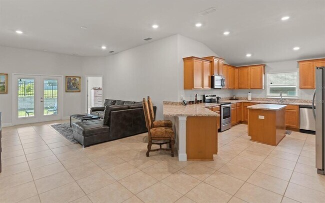 Photo - 636 Tanaro Ln