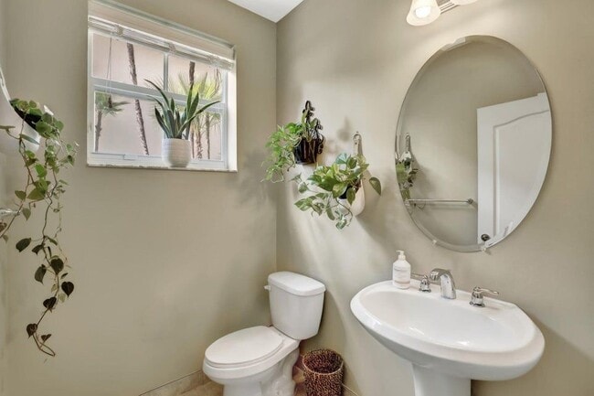 Photo - 117 E Prive Cir