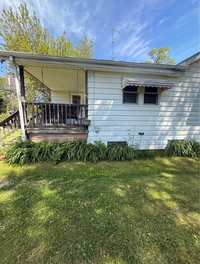 Photo - 1522 Cronk Ave