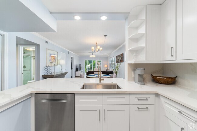 Building Photo - 1700 S Ocean Blvd Unit 10 Rental