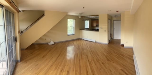 Beautiful hardwood floors and updated kitchen - 111 Hildred Dr Condo