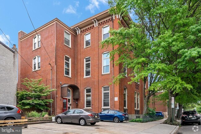Building Photo - 915-25 Bainbridge St Unit 302 Rental
