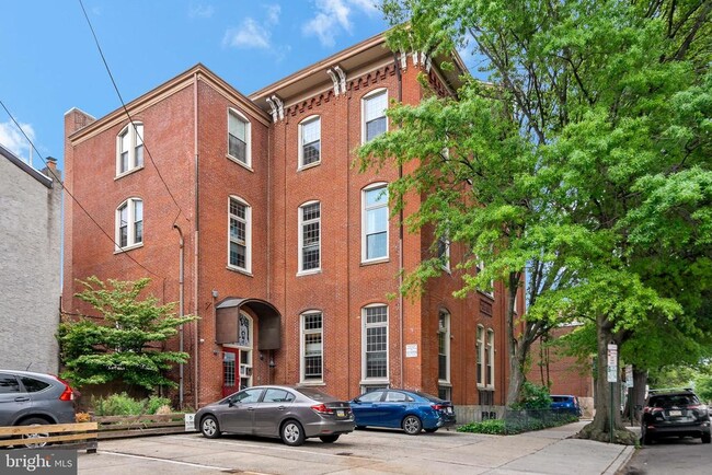 Photo - 915-25 Bainbridge St Apartment Unit 302