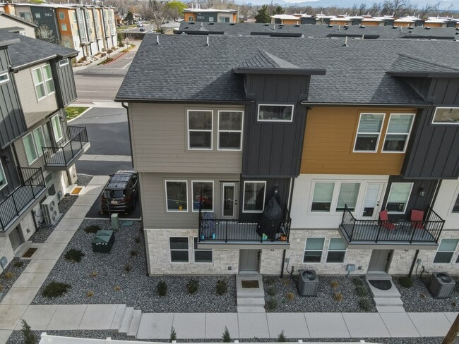 Photo - 108 W Ryker Ln