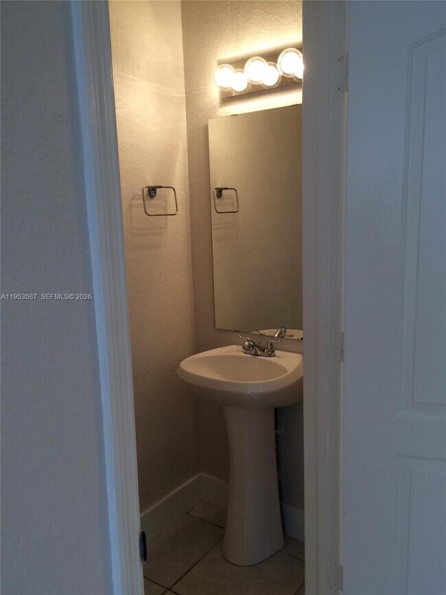 Photo - 2201 Monroe St