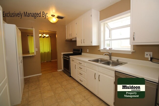 Photo - Nice 5 bedroom home with finished basement...