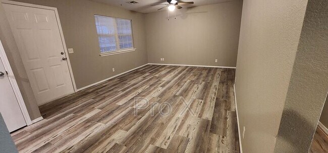 Photo - 4557 E Zora St Unidad Apt E