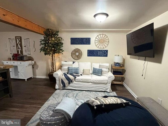 Photo - 233 Molden Dr