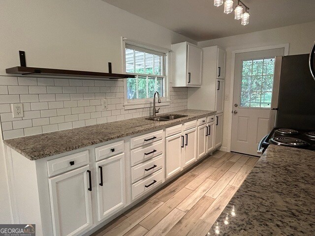Photo - 779 Casplan St SW