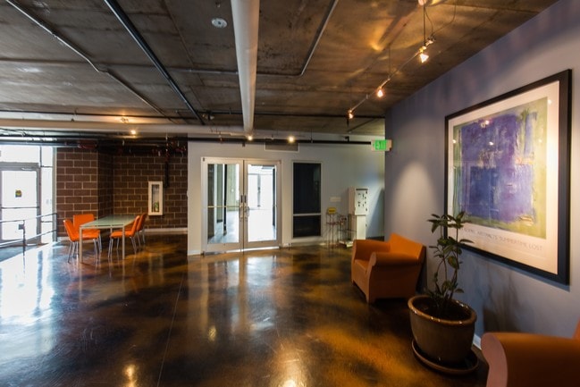 Broadway Plaza Lofts