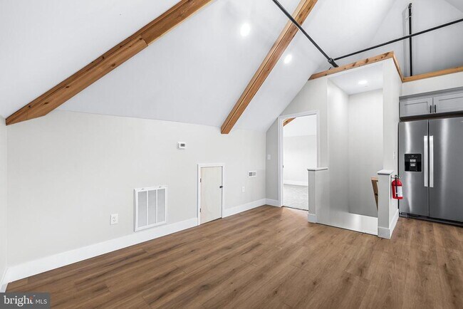 Photo - 320 W King St Unit 4