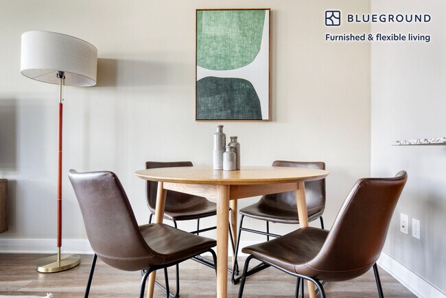 Photo - 505 N State St Unidad FL30-ID1010