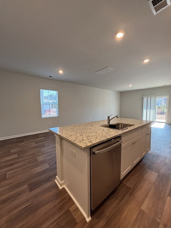 Photo - 342 Tiliwa St