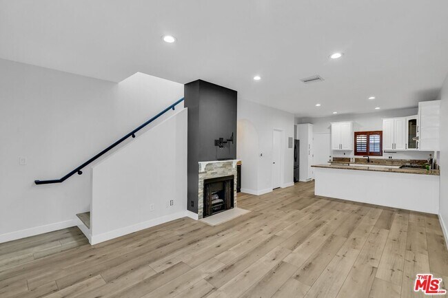 Photo - 856 W Beach Ave Unit 21