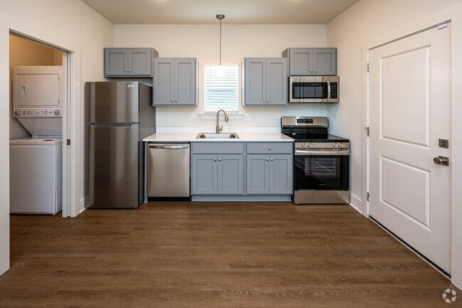 1BR, 1BA - 499SF - Kitchen