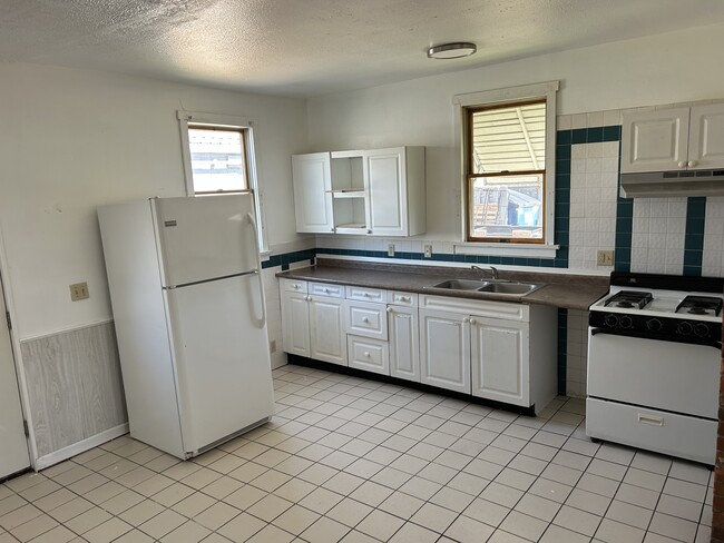 kitchen - 142 Liberty St