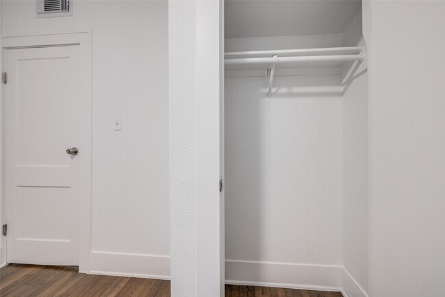 Photo - 605 Bomar St Unit 1