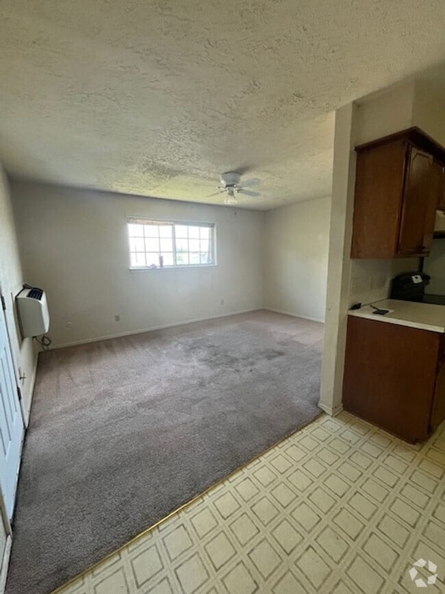 Building Photo - Oaklawn Apartments Unit B-5