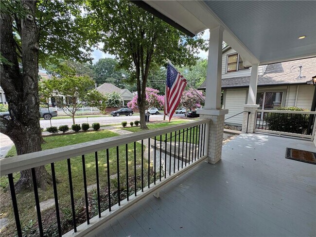 Photo - 277 Prospect Pl NE