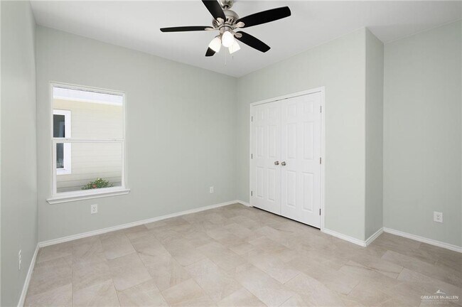 Photo - 14 E Mahl St Unidad 5