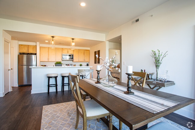 2BR, 1.5BA