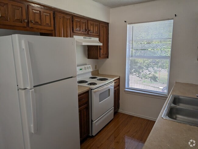 Building Photo - 1019 Burkett St Unit C Rental
