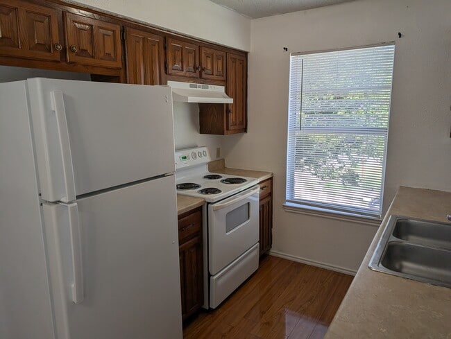 Building Photo - 1019 Burkett St Unit C Rental