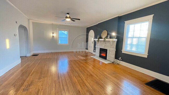 Photo - 1341 Meridian St