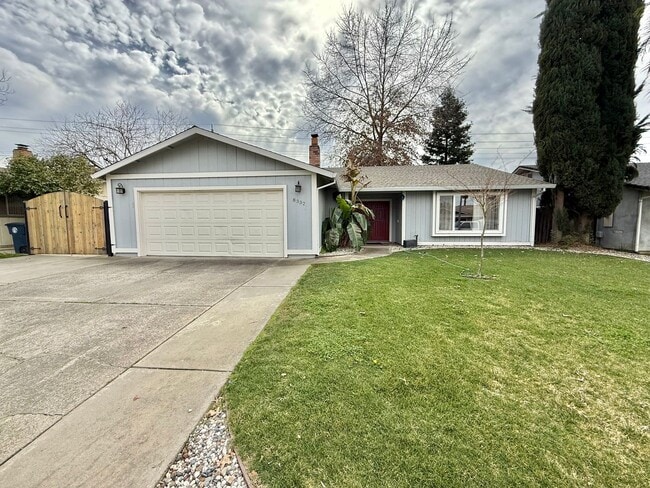 Building Photo - Great home available Now