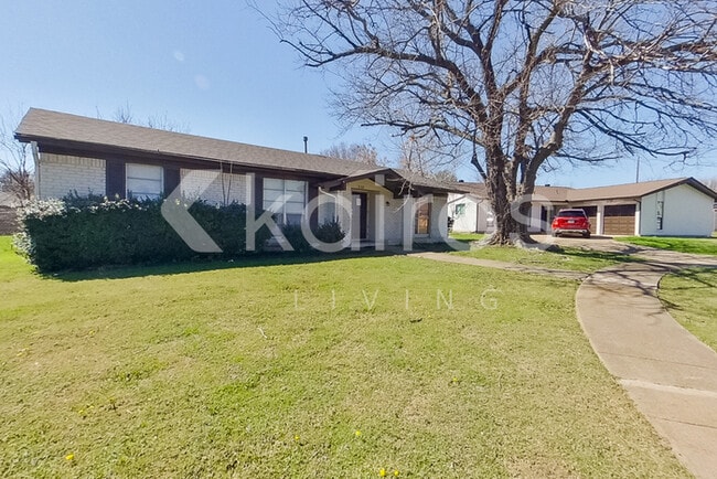 Photo - 350 E Davis Cir