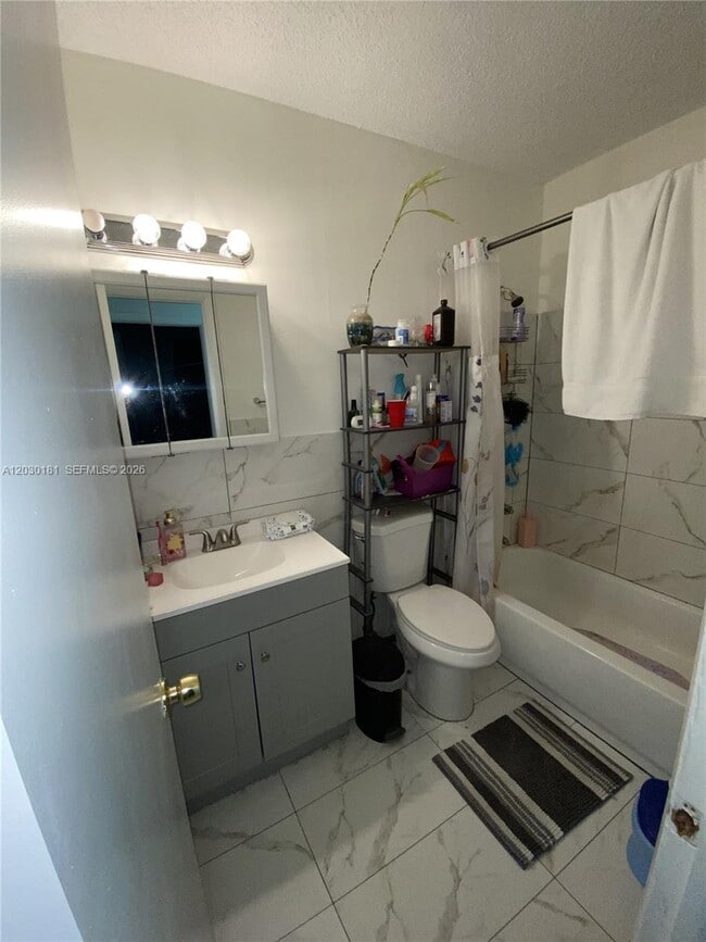 Photo - 7361 NW 35th St Unidad 1-4