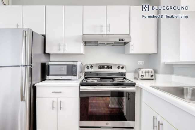 Photo - 445 E Ohio St Unit FL24-ID406