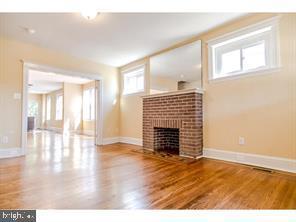 Photo - 476 Lyceum Ave